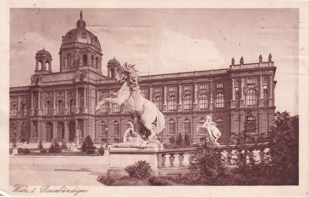 [318] Theodor Friedl  szobra, a Rossebndiger, a Maria-Theresien-Platzon, Bcsben 